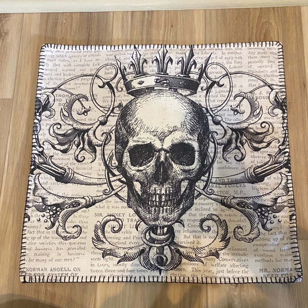 💙2/$5 Skull Pillow Case